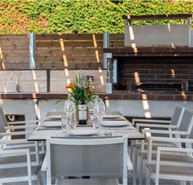 3 bedroom seaside villa with pool & jacuzzi, near Acharavi, sleeps 6